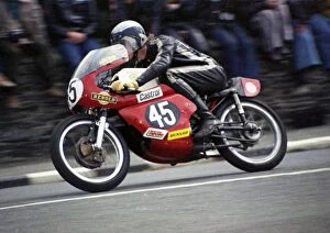 Images Dated 31st December 2017: Dave Bedlington (Yamaha) 1974 Ultra Lightweight TT