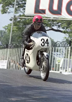 Images Dated 6th February 2022: Dave Browning (Honda) 1967 Ultra Lightweight TT