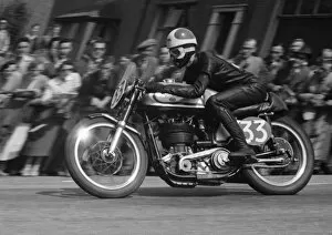 Images Dated 17th October 2018: Dave Chadwick (Norton) 1955 Senior TT