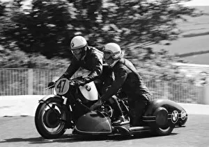 Images Dated 3rd October 2018: Dave Dickinson & Stan Cooper (BMW) 1969 750 Sidecar TT