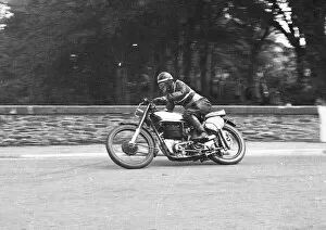 Images Dated 10th October 2021: Dave Gregory (Norton) 1947 Senior TT