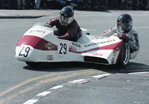 Images Dated 19th August 2020: Dave Houghton & Ashley Wooller (Remaun) 1981 Sidecar TT