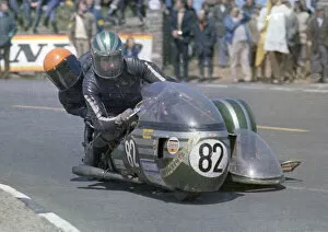 Dave Houghton & D L Walton (UBCS Triumph) 1972 500 Sidecar TT