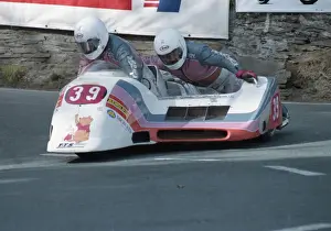 Dave Kimberley & Garry Vallance (Ireson Kawasaki) 1993 Sidecar TT