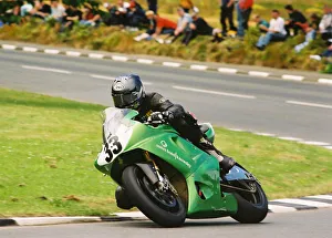 Images Dated 11th August 2018: Dave Madsen-Mygdal (Yamaha) 2004 Formula One TT
