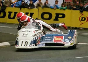 Images Dated 29th June 2019: Dave Molyneux & Alan Langton (Yamaha) 1988 Sidecar TT