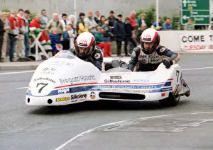 Images Dated 6th December 2018: Dave Molyneux & Colin Hardman (Bregazzi Yamaha) 1989 Sidecar TT