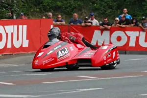 Dave Molyneux & Dan Sayle (Honda DMR) 2016 Sidecar 2 TT