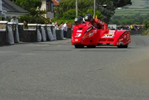Dave Molyneux & Dan Sayle (Honda DMR) 2016 Southern 100