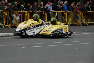 Dave Molyneux & Dan Sayle (Yamaha DMR) 2017 Sidecar TT