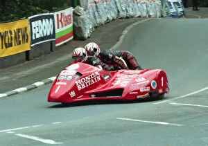 Dave Molyneux Collection: Dave Molyneux & Doug Jewell (Bullock DMR Honda) 1998 Sidecar TT