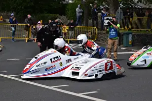 Dave Molyneux & Harry Payne (Yamaha) 2019 Sidecar TT