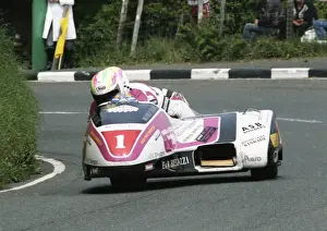 Dave Molyneux & Karl Ellison (Kawasaki) 1992 Sidecar TT