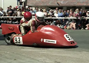 Dave Molyneux & Paul Craine (Bregazzi Yamaha) 1985 Sidecar TT