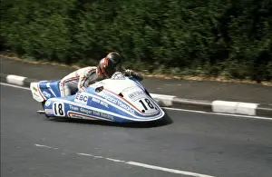 Dave Molyneux & Paul Kneale (Bregazzi Yamaha) 1987 Sidecar TT