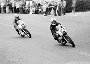 Images Dated 26th March 2023: Dave Parry Yamaha Adrian Marsh 1977 Junior Manx Grand Prix