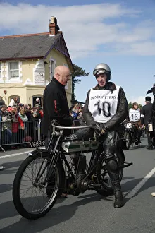 Images Dated 22nd August 2020: Dave Richards (1909 Triumph), No. 10, 2007 Re-enactment