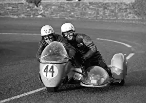 Dave Saville & Andrew Lord (Sabre Norton) 1975 750 Sidecar TT