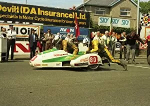 Images Dated 31st October 2016: Dave Saville & Dave Hall (Sabre Yamaha), 1990 Sidecar TT