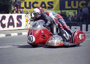 Dave Saville & Hugh Sanderson (Norton) 1974 500 Sidecar TT