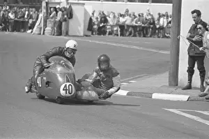 Dave Saville & Hugh Sanderson (Norton) 1974 500cc Sidecar TT