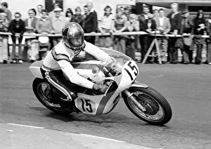Images Dated 28th January 2019: Dave Sharratt (Yamaha) 1975 Senior Manx Grand Prix