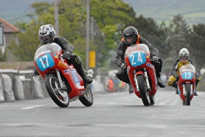 Images Dated 27th May 2007: Dave Spencer (Honda) and Edward Manly (Drixton Honda) 2007 Pre TT Classic