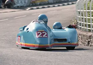 Dave Wallis & Tim Kirkham (Yamaha) 1993 Sidecar TT
