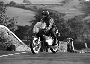 Images Dated 2nd December 2017: Dave Williams (Cowles Yamaha) 1975 Junior Manx Grand Prix