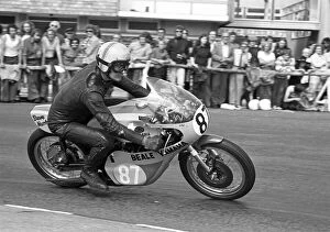 Images Dated 2nd April 2022: David Hunt (Beale Yamaha) 1975 Junior Manx Grand Prix