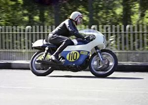 Images Dated 18th April 2022: David Kirby (Triumph) 1972 Senior Manx Grand Prix