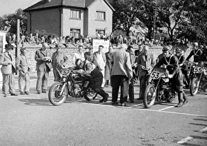 Images Dated 30th December 2018: David Wilkins (AJS) and Bill Mundy (Norton) 1950 Senior Manx Grand Prix