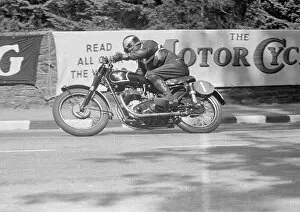 Images Dated 14th November 2016: David Wilkins (Matchless) 1951 Senior TT