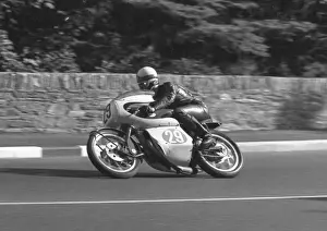 Dennis Craine (Greeves) 1965 Lightweight Manx Grand Prix