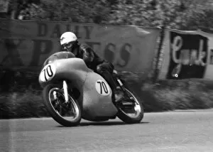 Images Dated 16th August 2018: Dennis Fry (Norton) 1962 Senior TT