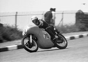 Images Dated 16th August 2018: Dennis Fry (Norton) 1962 Senior TT