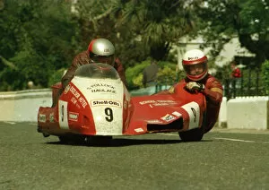 Images Dated 28th September 2018: Dennis Keen & Colin Hardman (Yamaha) 1986 Sidecar TT
