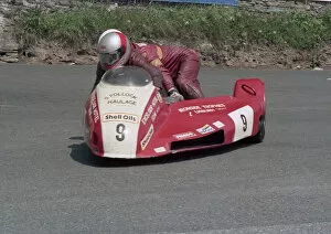 Images Dated 16th December 2019: Dennis Keen & Colin Hardman (Yamaha) 1986 Sidecar TT