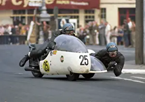 Dennis Keen Prints: Dennis Keen & G C Hunt (Triumph) 1970 750 Sidecar TT