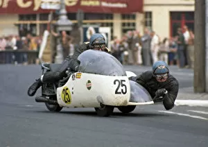 Images Dated 26th August 2020: Dennis Keen & G C Hunt (Triumph) 1970 750 Sidecar TT