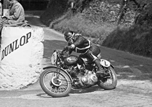 Images Dated 9th March 2020: Dennis Lashmar (Vincent) 1949 1000 Clubman TT