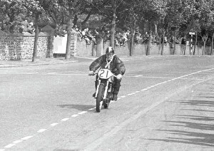 Images Dated 26th March 2023: Dennis Parkinson Norton 1951 Senior Manx Grand Prix