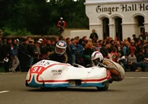 Dennis Proudman Collection: Dennis Proudman & B Forth (Derbyshire Yamaha) 1988 Sidecar TT