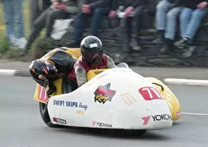 Glyn Jones Gallery: Dennis Proudman & Glyn Jones (Swift Skips Yamaha) 2000 Sidecar TT