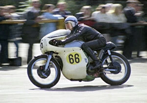 Dennis Richardson (Norton) 1972 Senior Manx Grand Prix