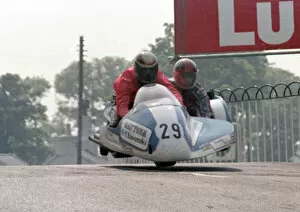 Images Dated 1st February 2021: Derek Jones & Brian Ayres (Daytona Yamaha) 1978 Sidecar TT