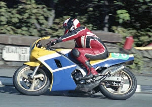 Images Dated 27th May 2020: Derek LLoyd (Yamaha) 1990 Newcomers Manx Grand Prix