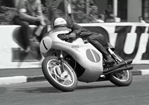 Derek Minter Gallery: Derek Minter winning the 1962 Lightweight TT