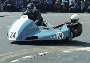Images Dated 19th August 2020: Derek Plummer & Roger Tomlinson (Kawasaki) 1981 Sidecar TT