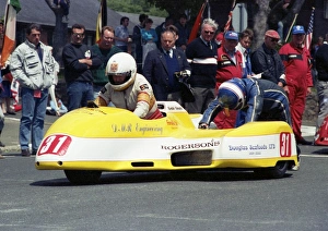 Derek Rumble Gallery: Derek Rumble & Doug Jewell (Rumble Yamaha) 1990 Sidecar TT